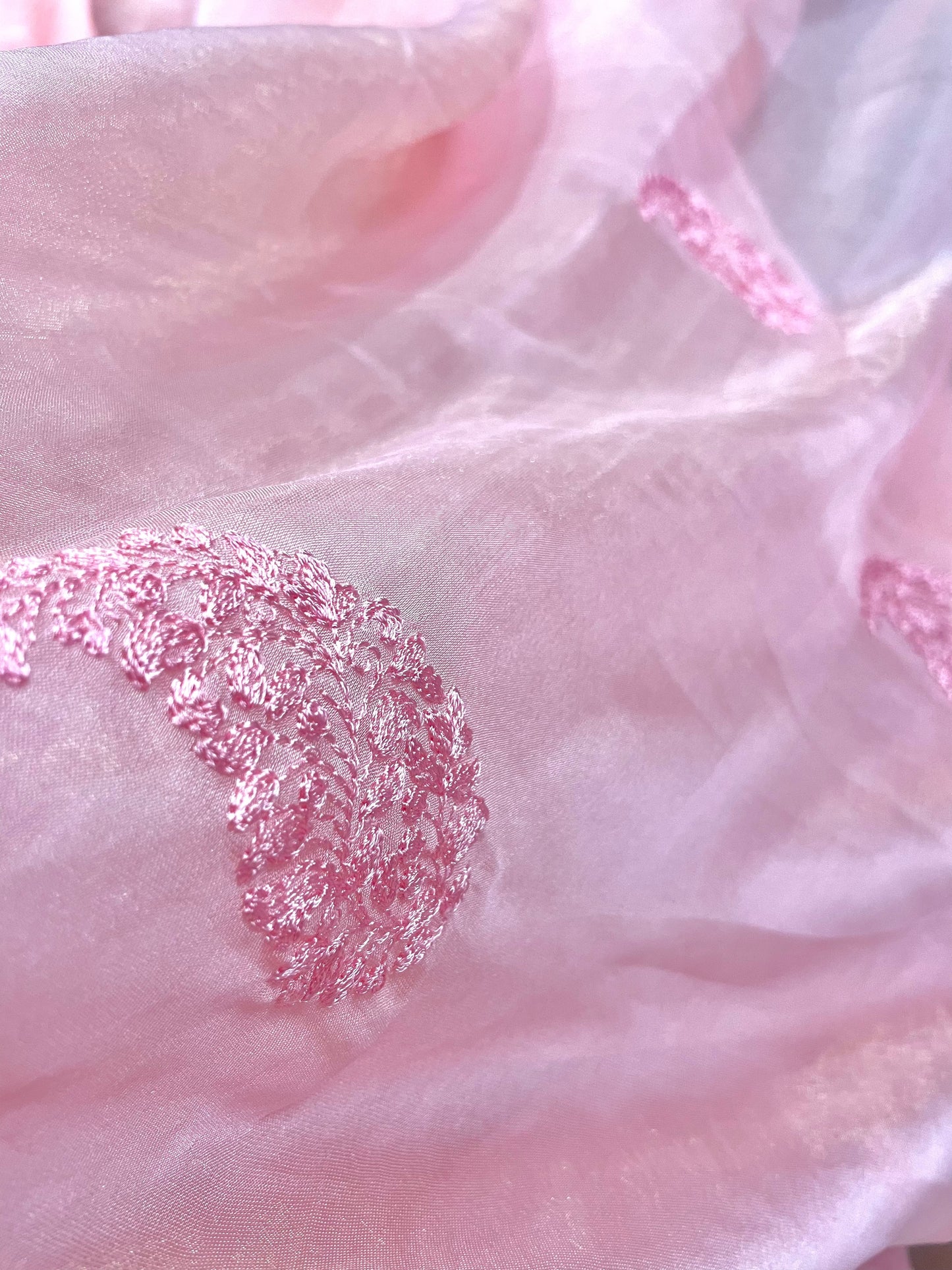 Thread Work With Swarovski Touch - Vanesara