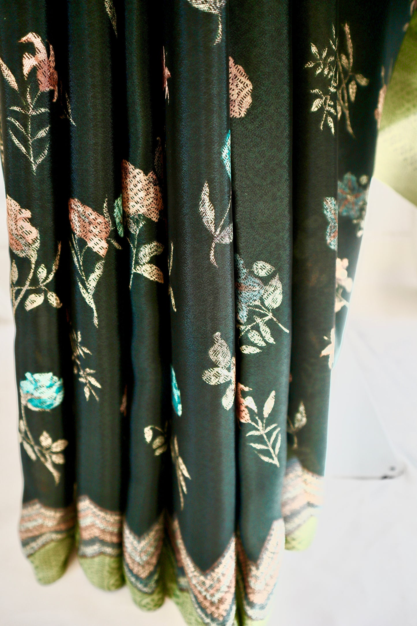 Printed Crepe Saree - Vanesara
