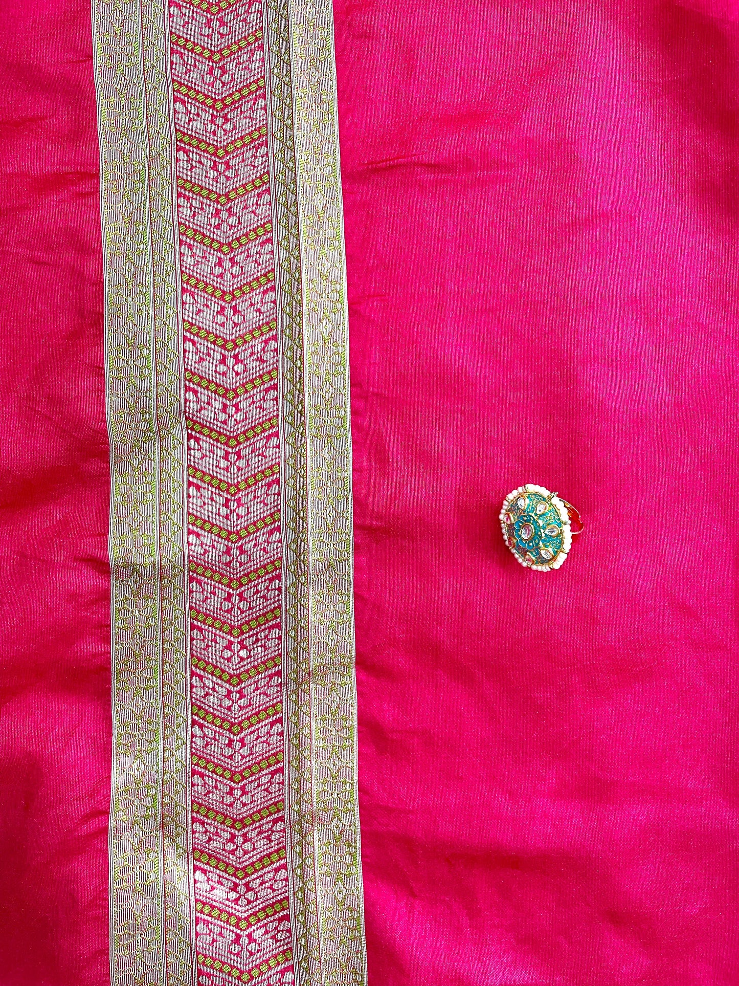 Silk saree with flower print - Vanesara