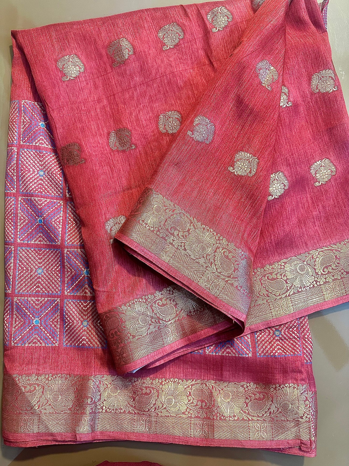 Silk blend solid print saree - Vanesara