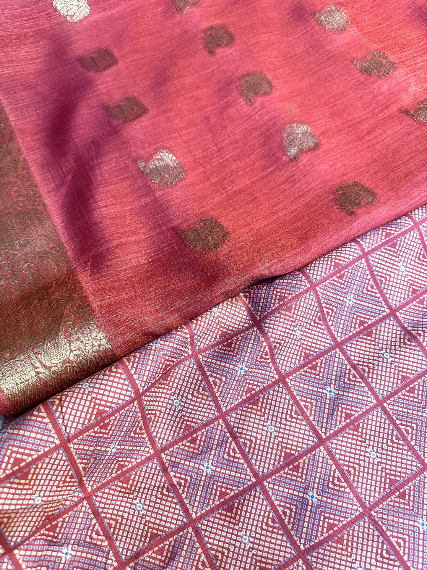Silk blend solid print saree - Vanesara