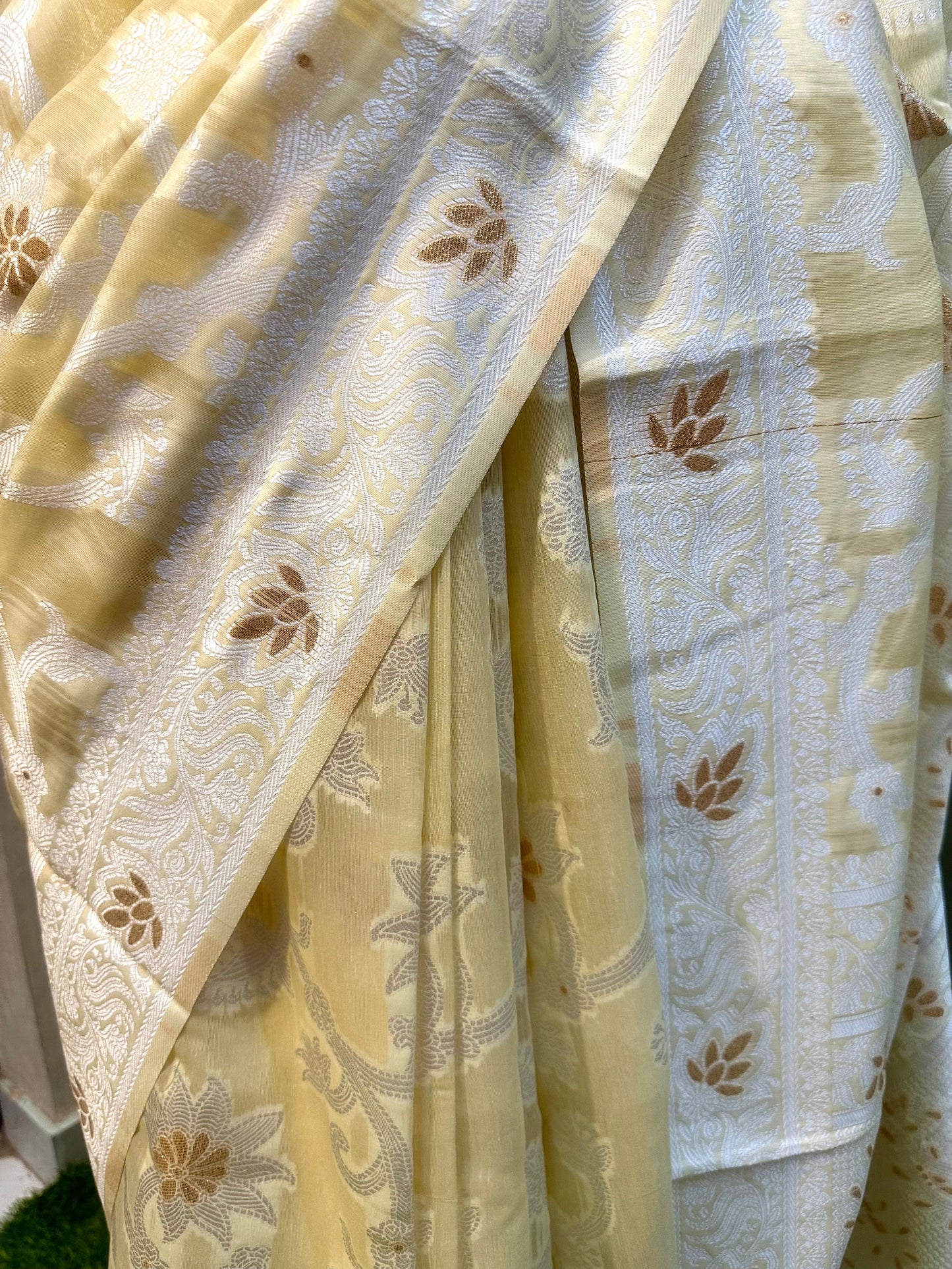 Light Yellow Cotton Saree - Vanesara