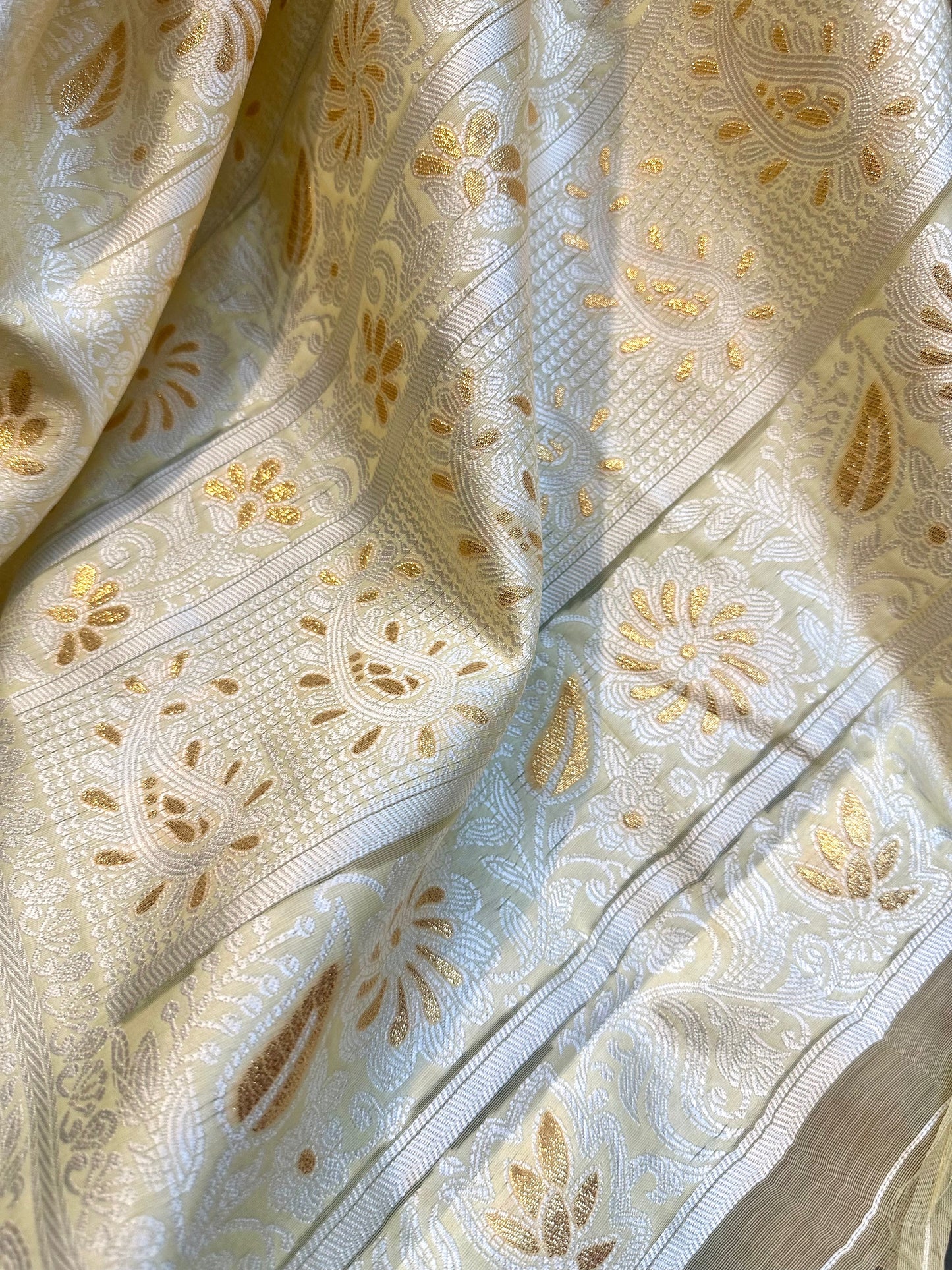 Light Yellow Cotton Saree - Vanesara