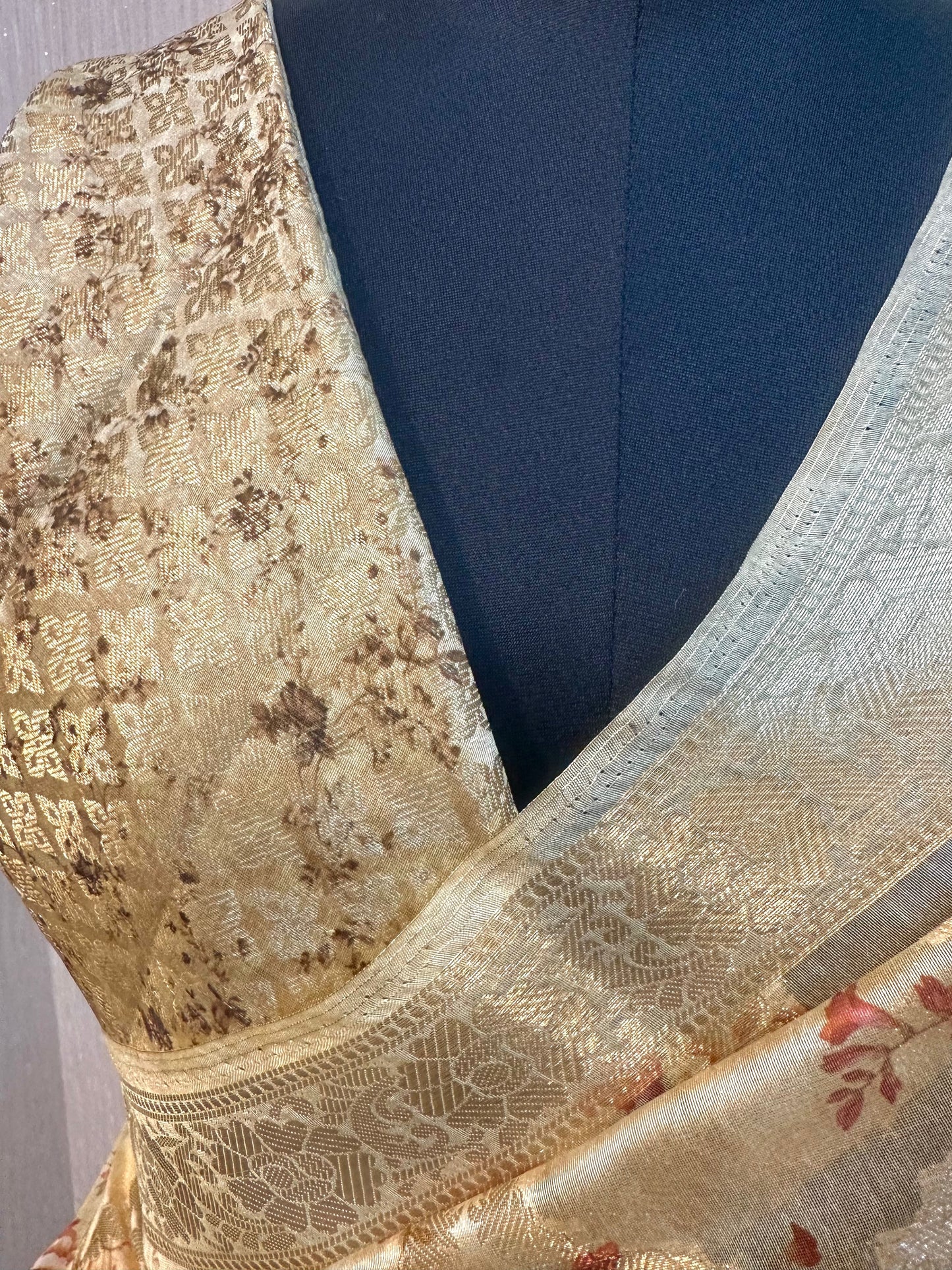 Floral Print and Zari Touch Organza Saree - Vanesara