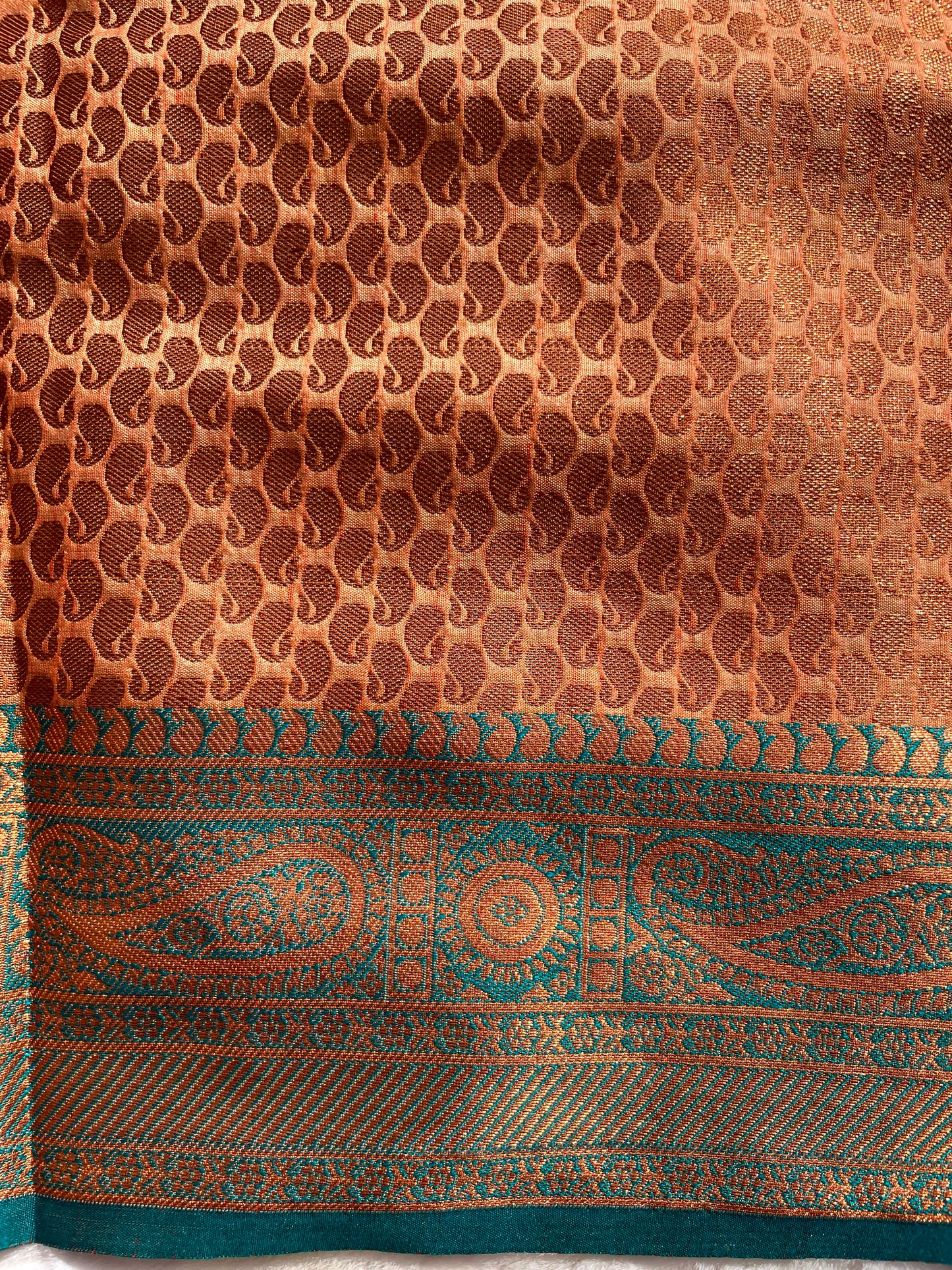 Dual Shade Silk Saree - Vanesara