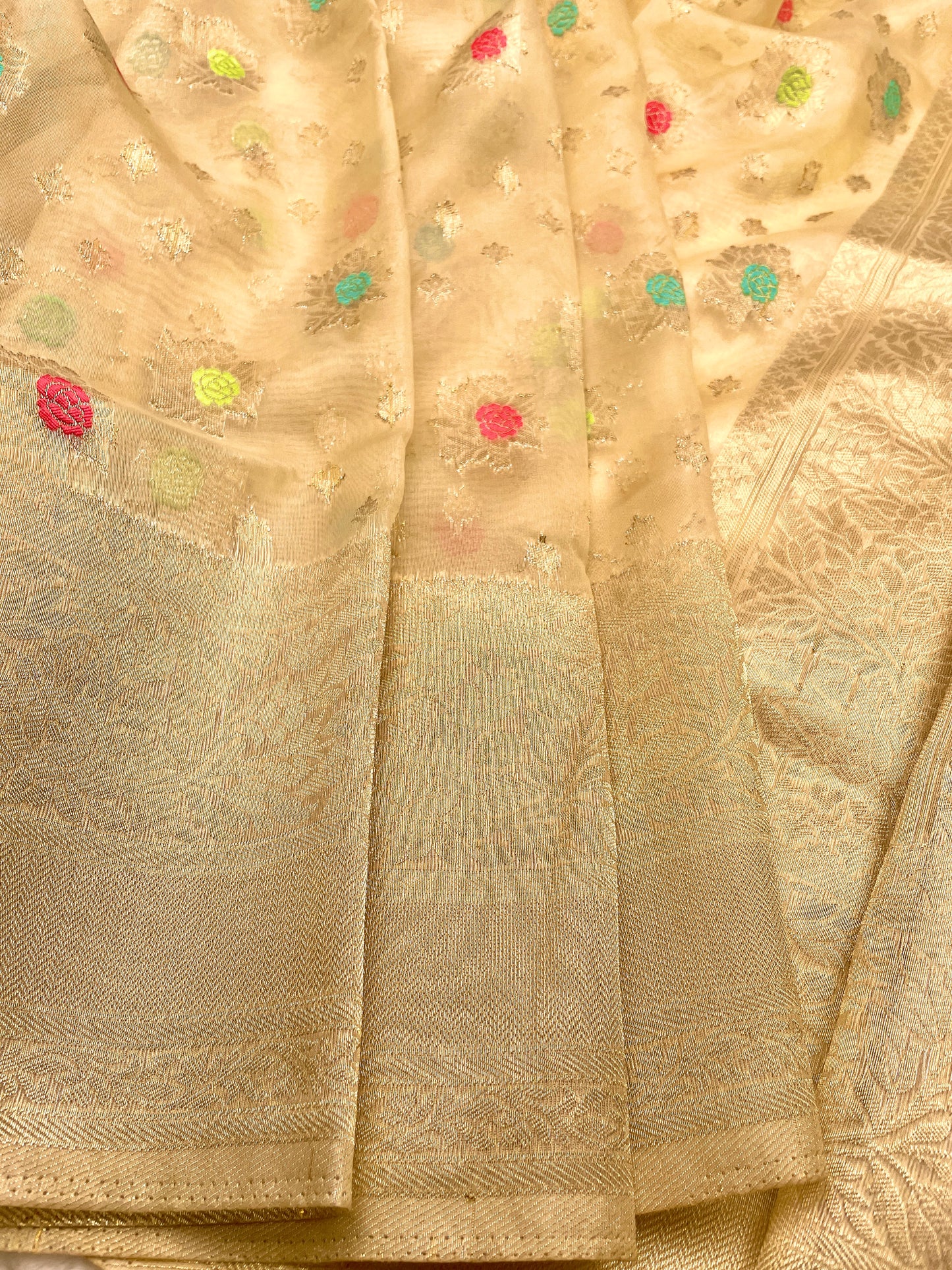Organza Floral Woven Saree - Vanesara