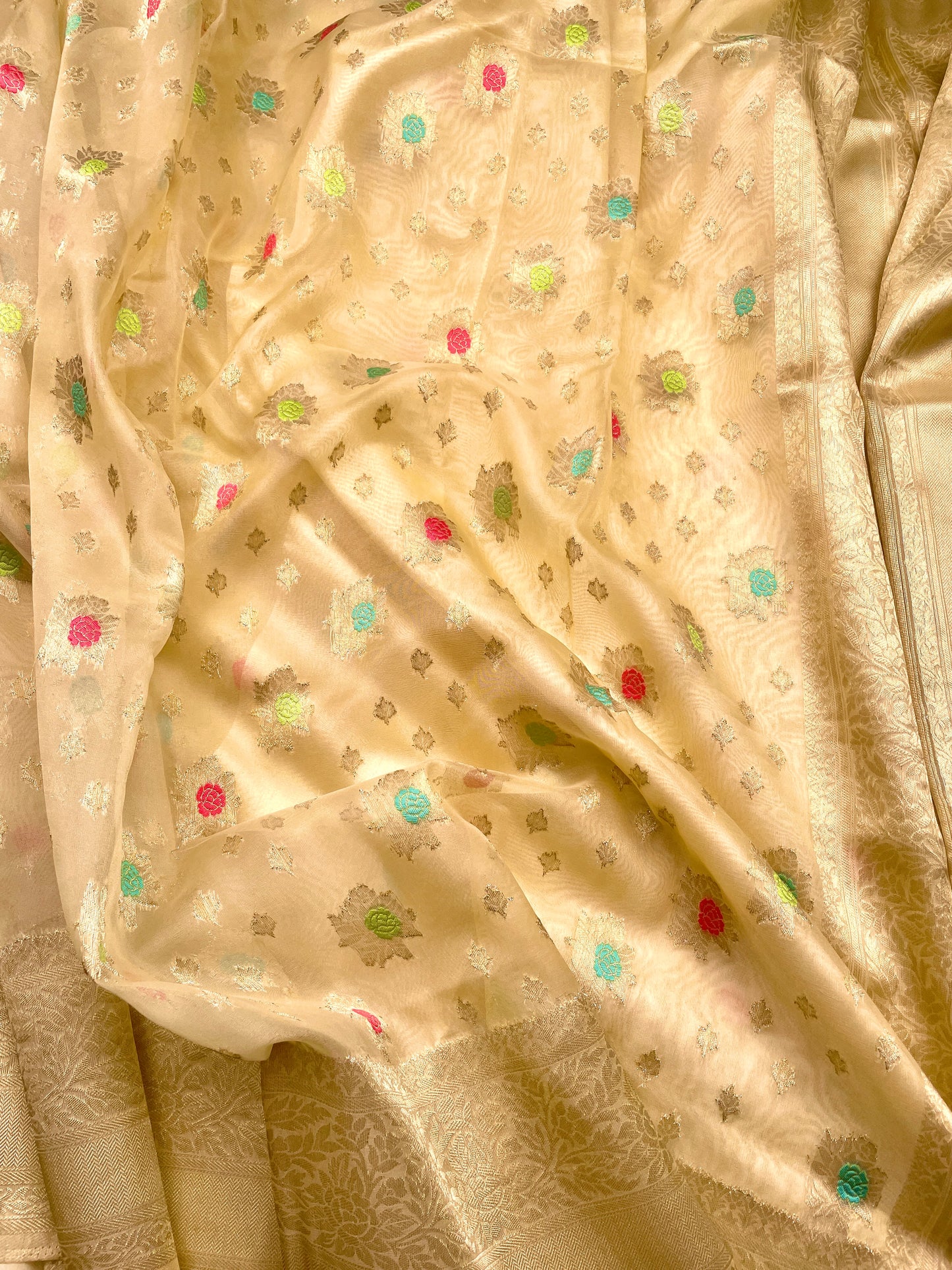 Organza Floral Woven Saree - Vanesara