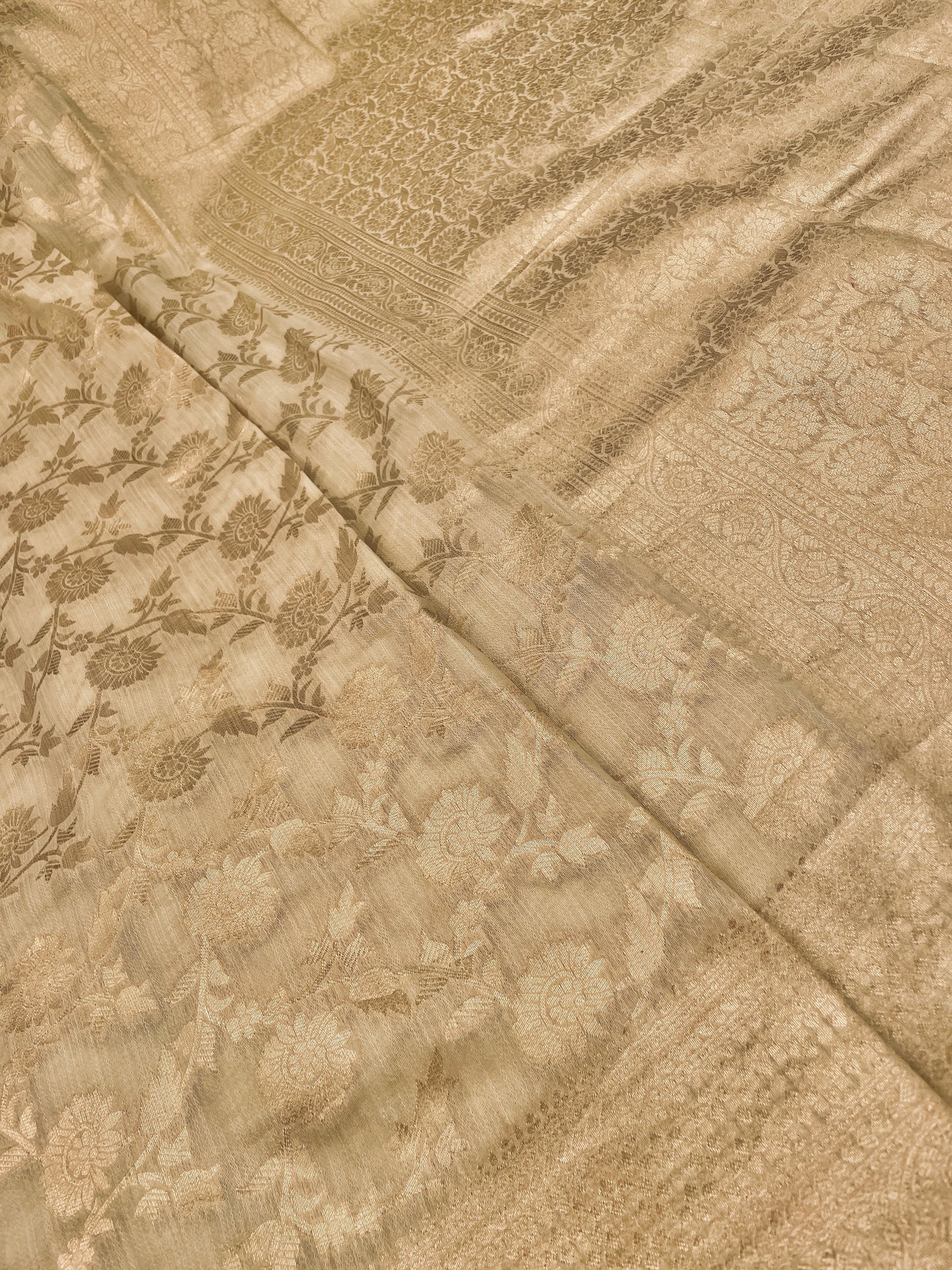 Golden Zari Woven Saree - Vanesara