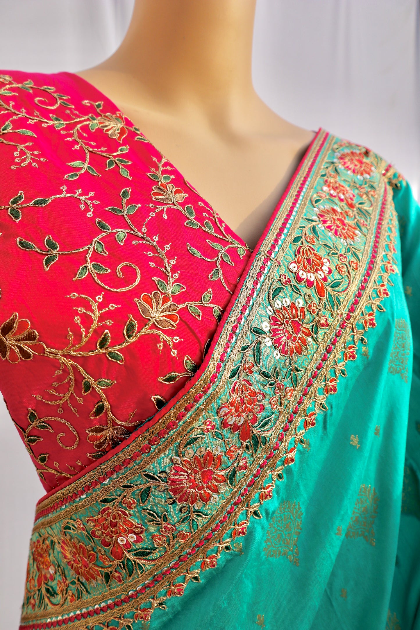 Green Heavy Border Saree - Vanesara
