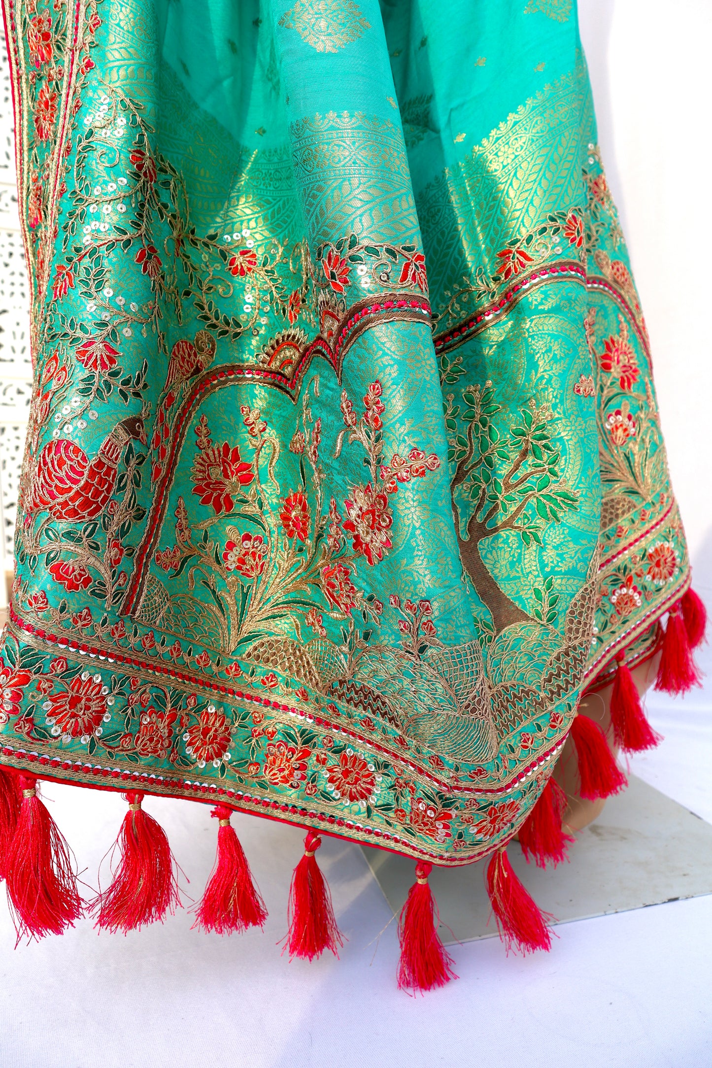 Green Heavy Border Saree - Vanesara