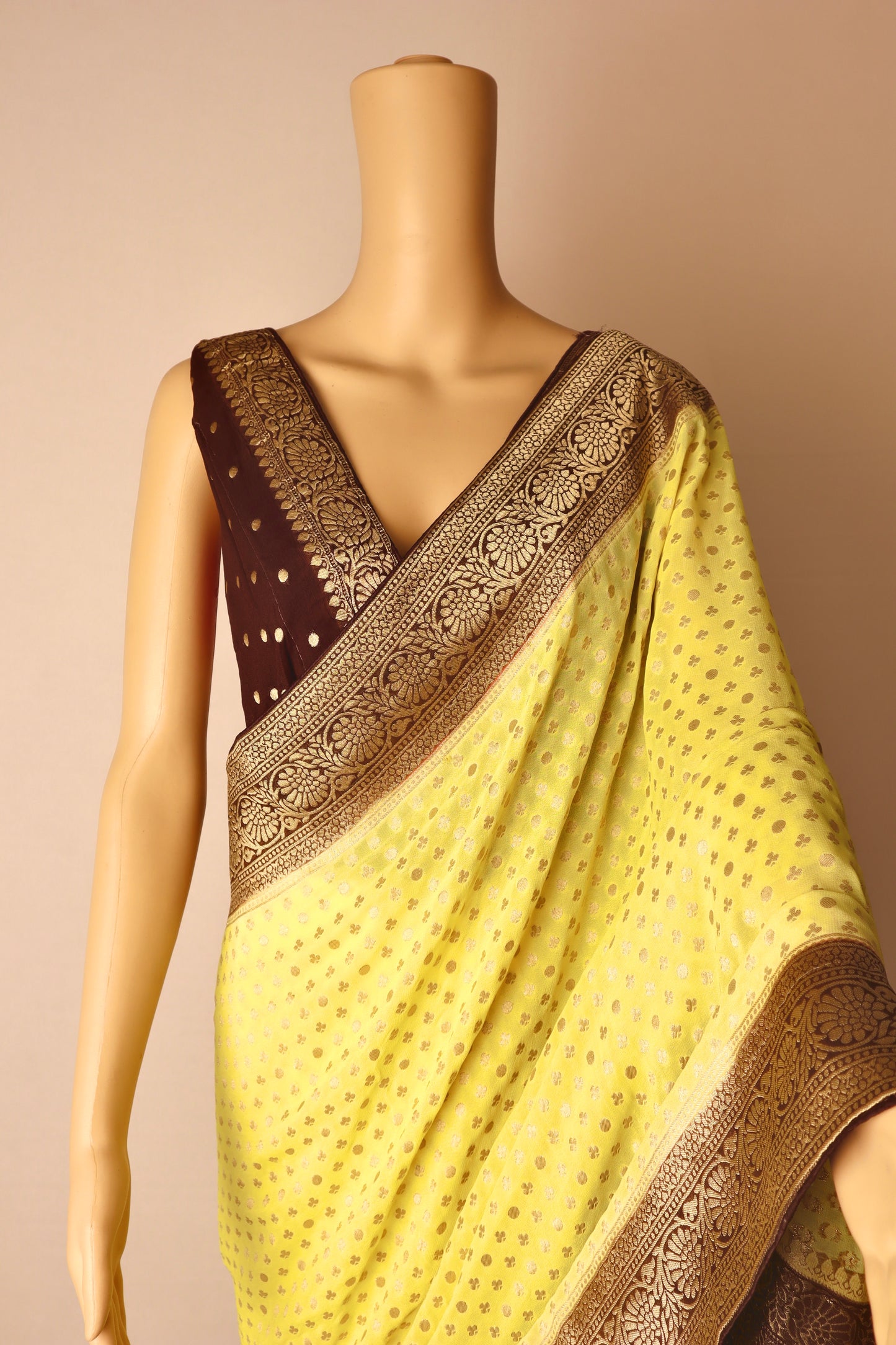 Georgette Silk Zari Woven Saree - Vanesara