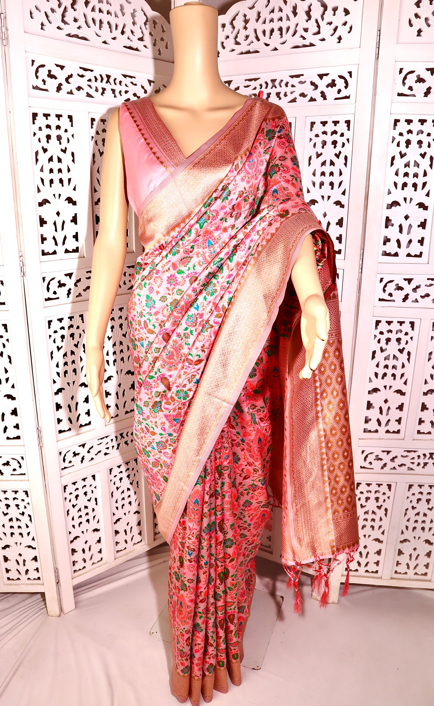 Pashmina Print Woven Saree - Vanesara
