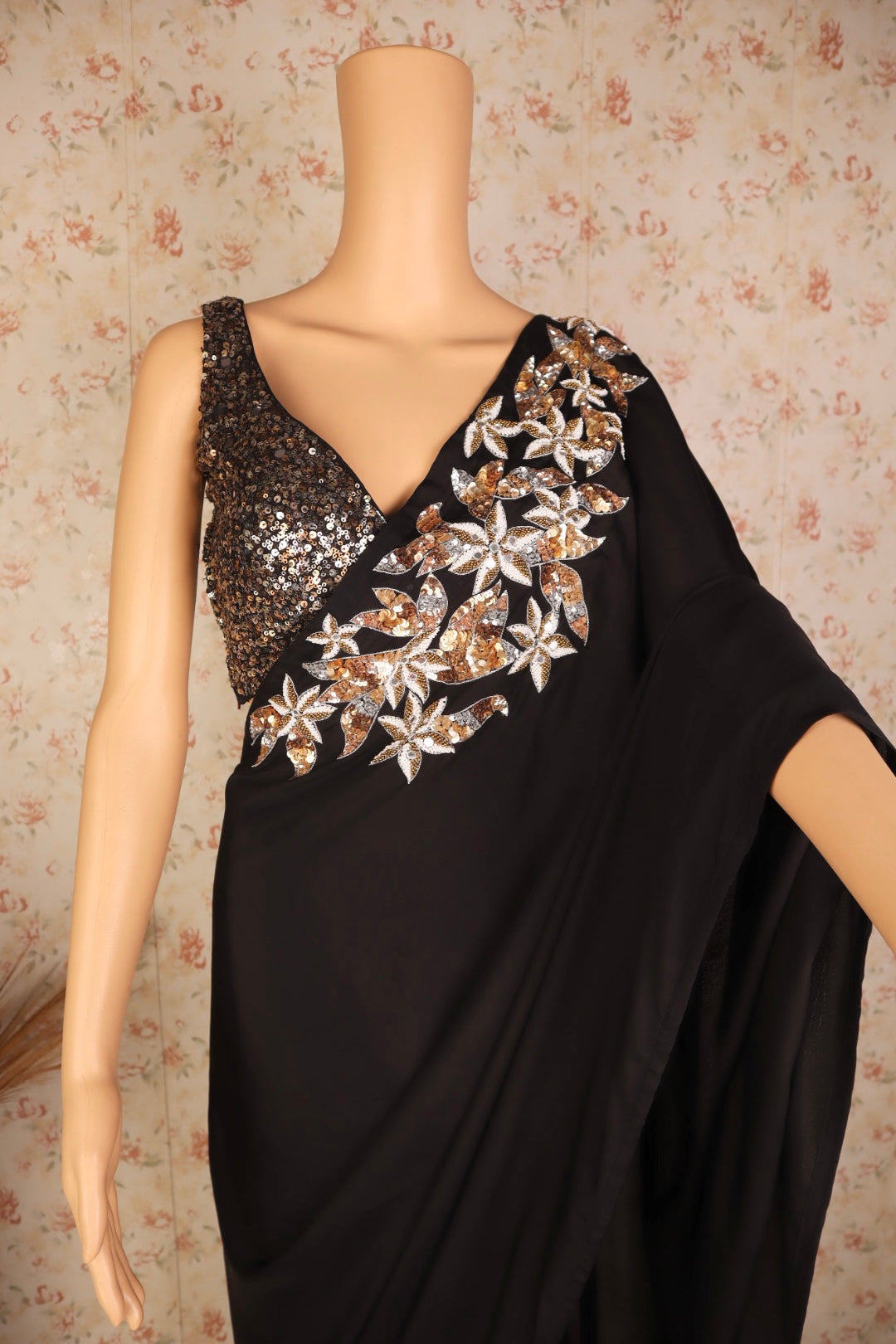 MidnightBloom_000515 - Vanesara