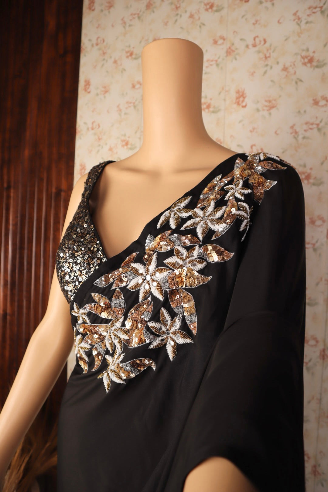 MidnightBloom_000515 - Vanesara