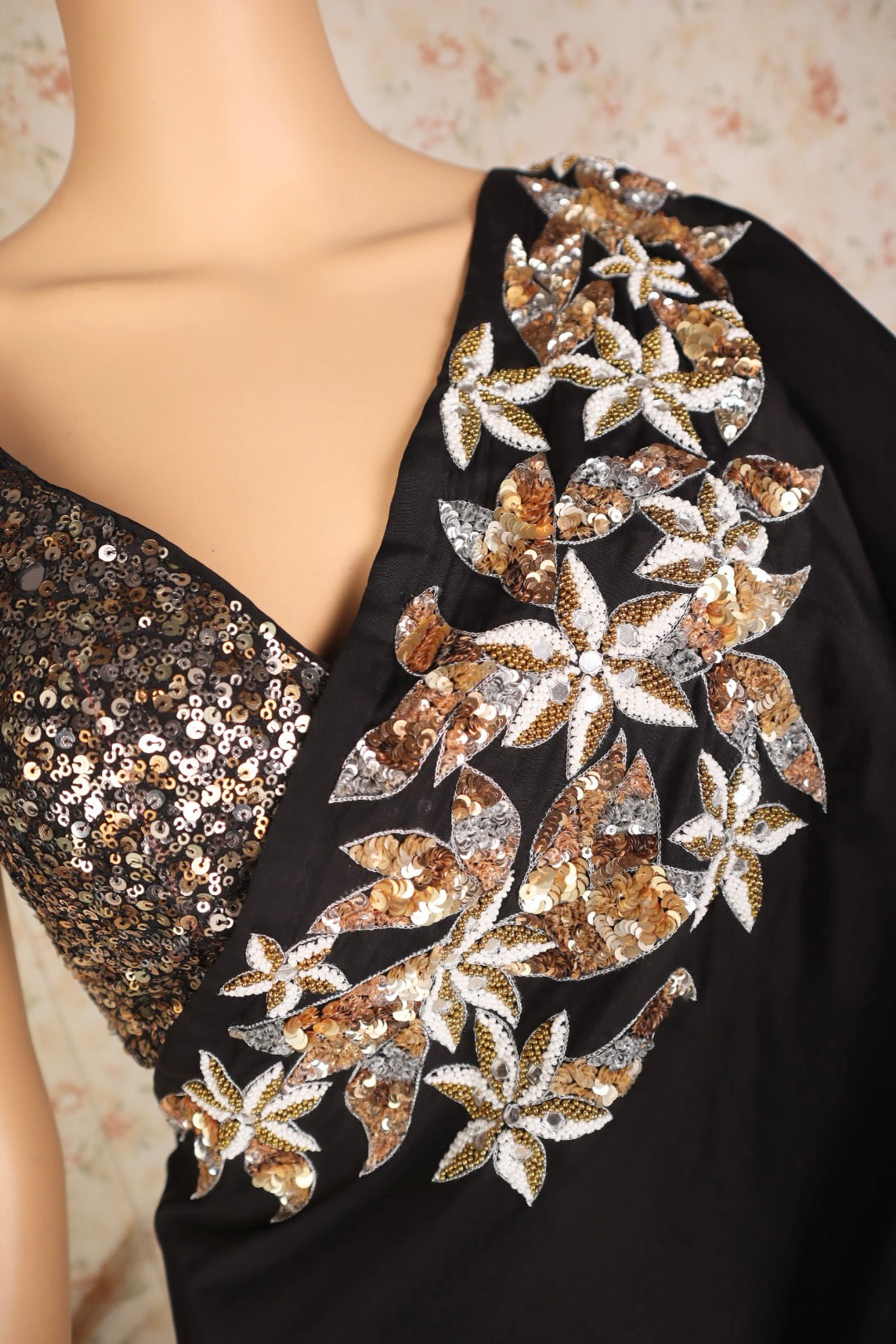 MidnightBloom_000515 - Vanesara