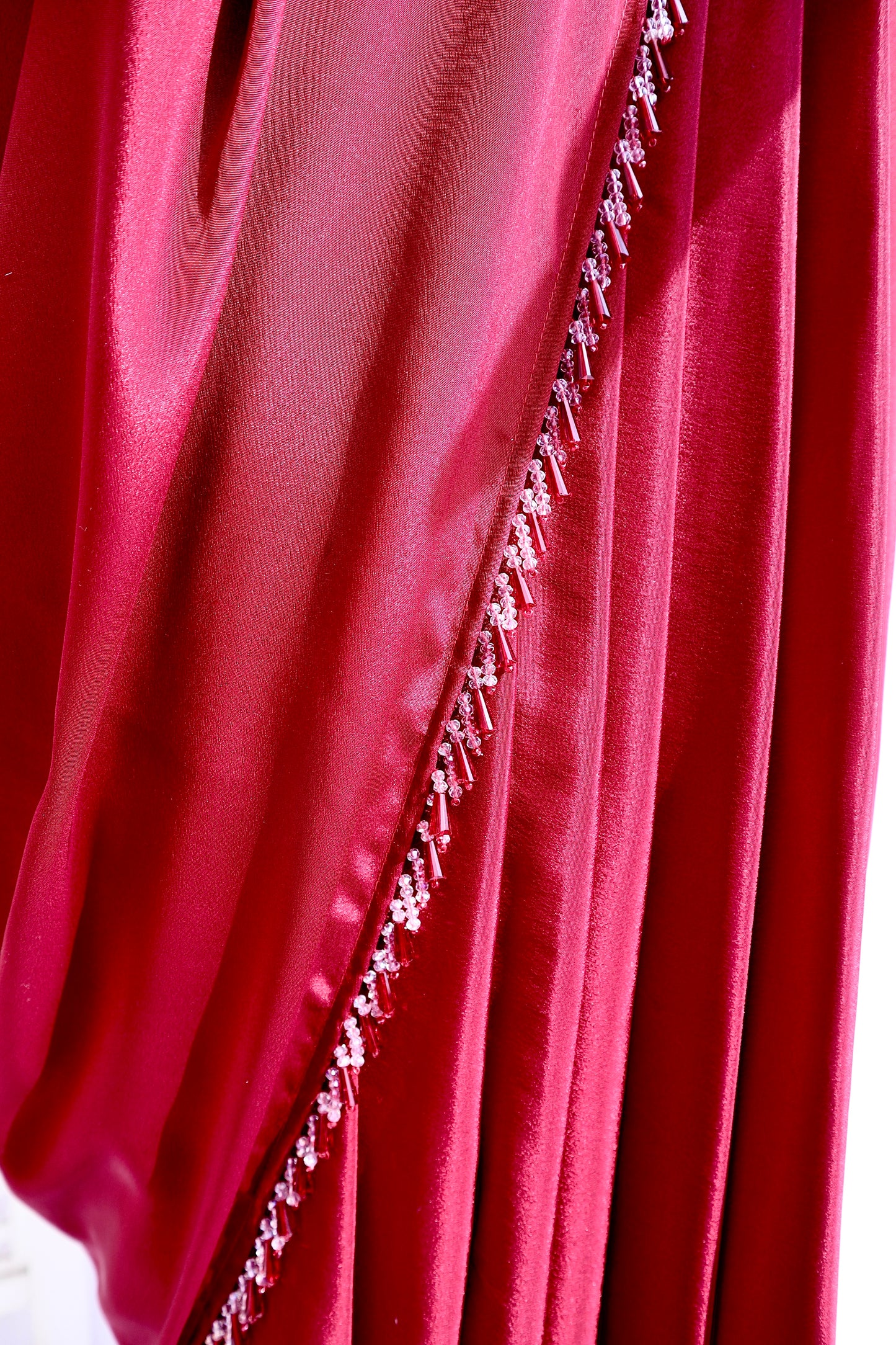 Predraped Maroon Lace Border Saree - Vanesara