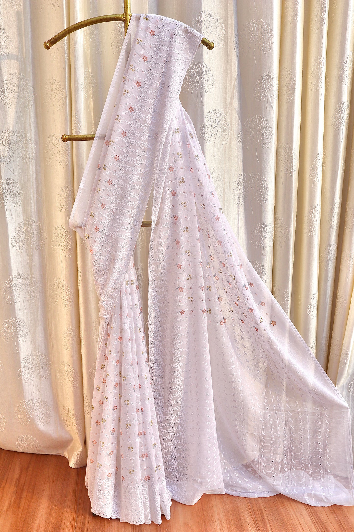 Flower Print White Cotton Saree - Vanesara