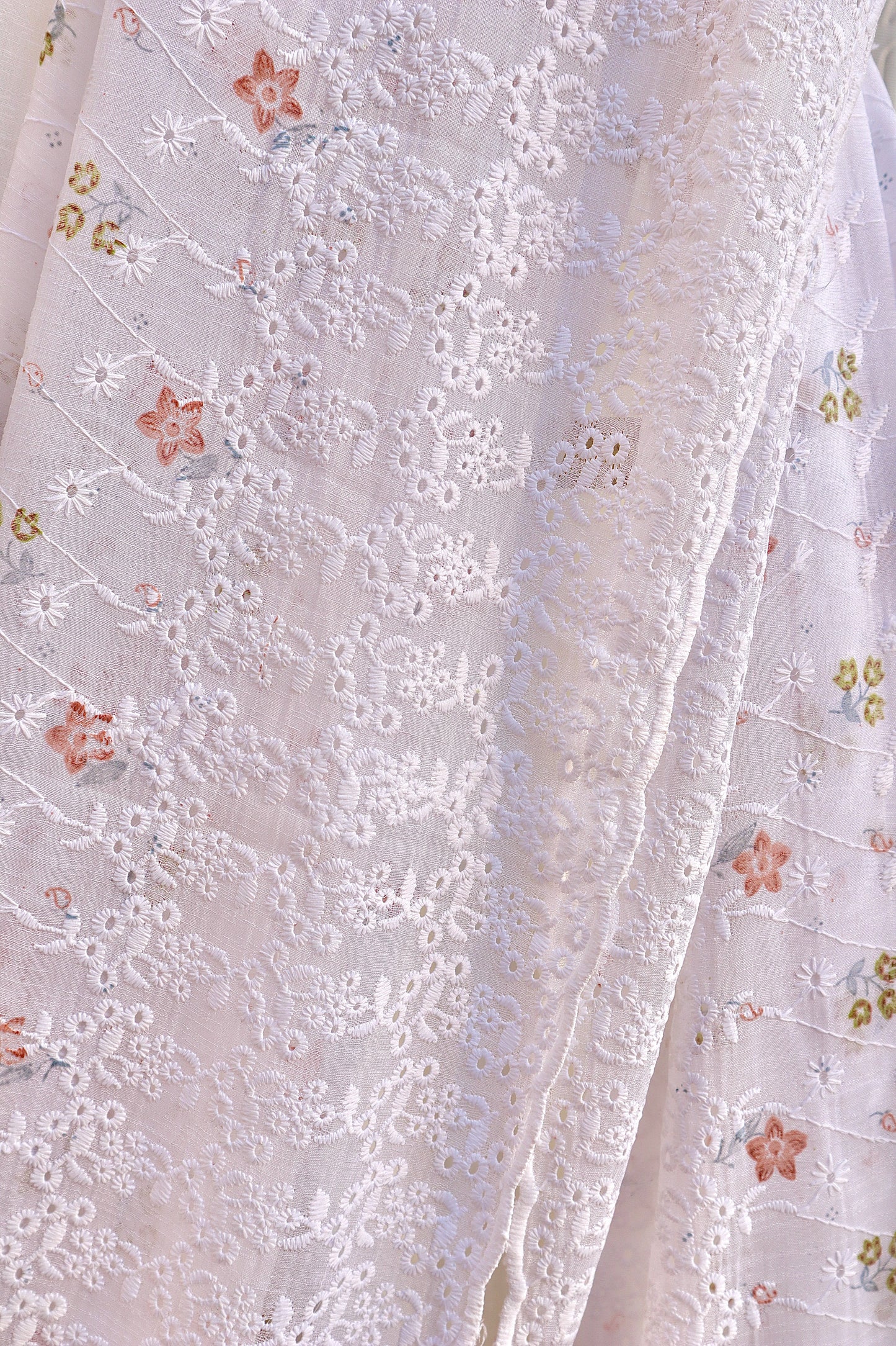 Flower Print White Cotton Saree - Vanesara