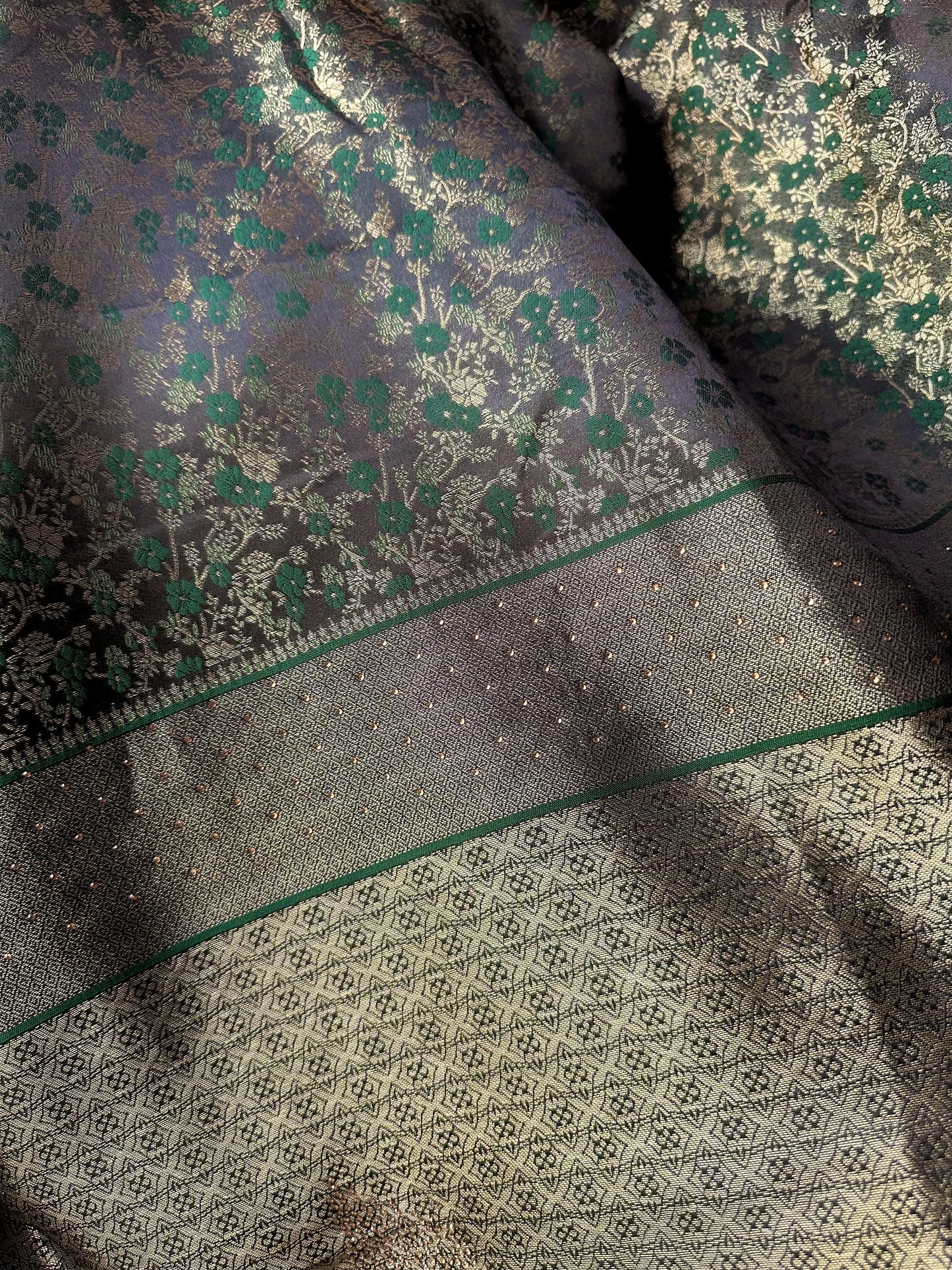 Floral Woven Silk Saree - Vanesara