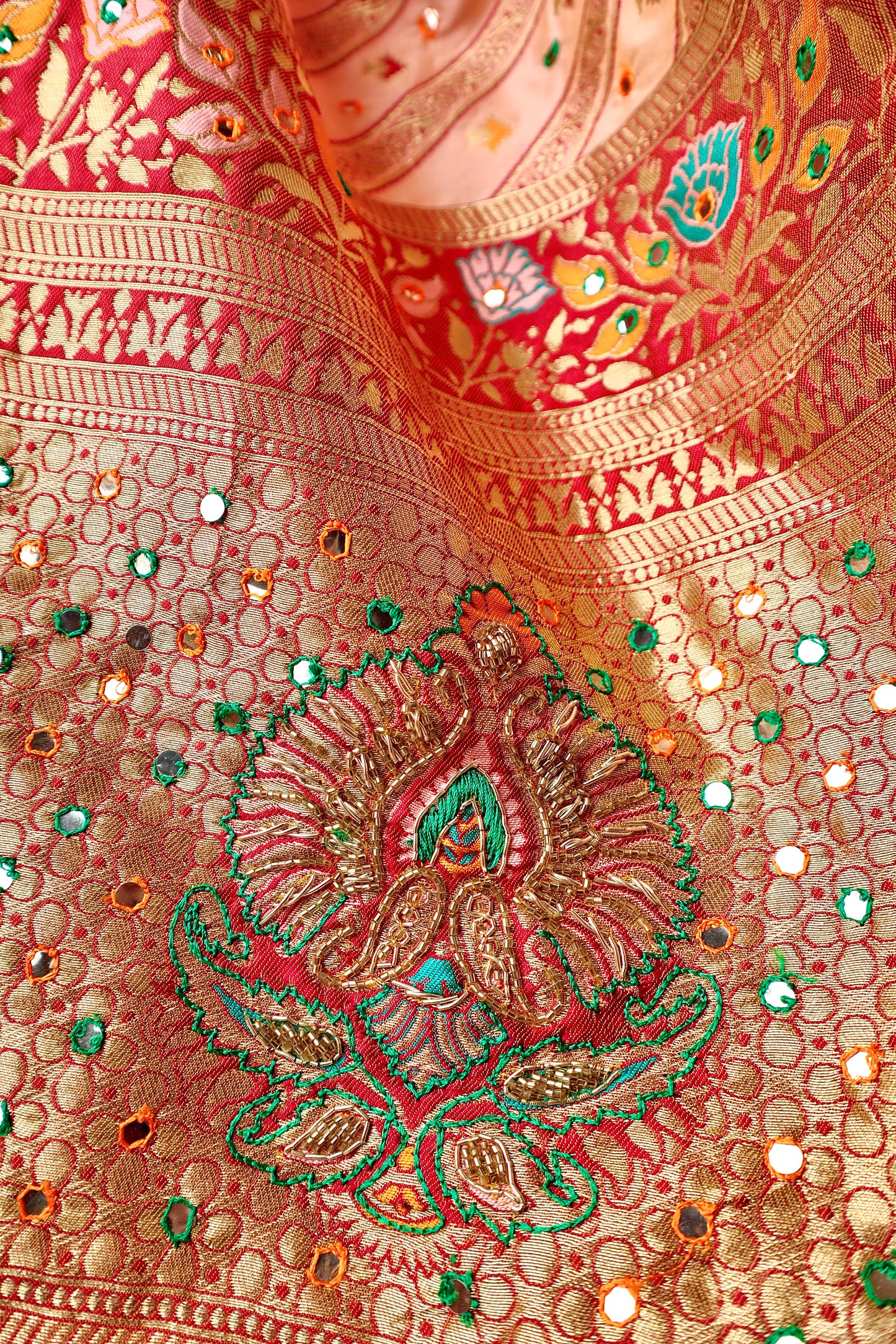 Handcrafted highlights all over silk - Vanesara