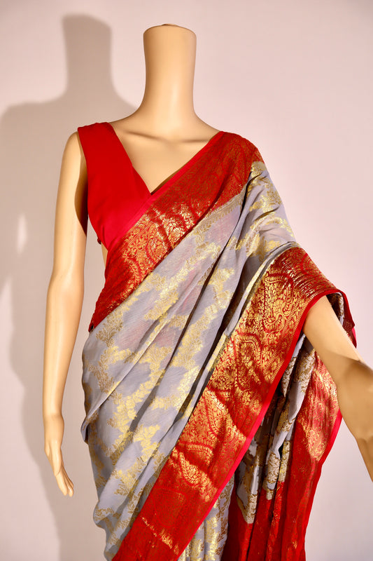 Contrasting Zari Border Saree